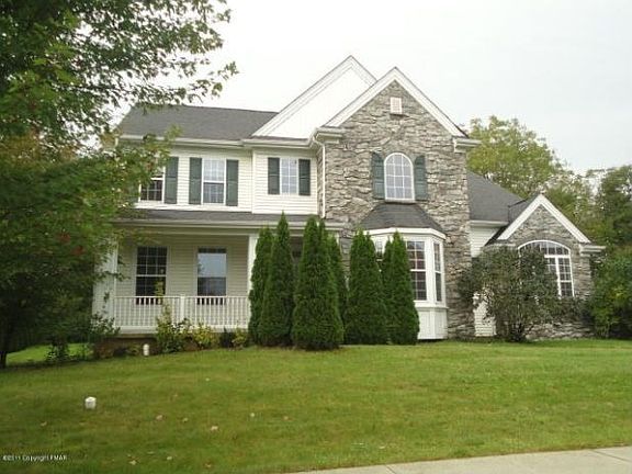 3rd image of 832 Ramblewood Dr