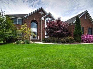 4 Boulder Brook Ct, Belle Mead, NJ 08502