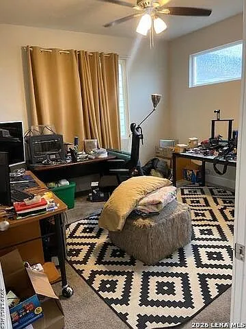 3 bed, 3.5 bath, 1976 sqft, $2,400 — Photo 4