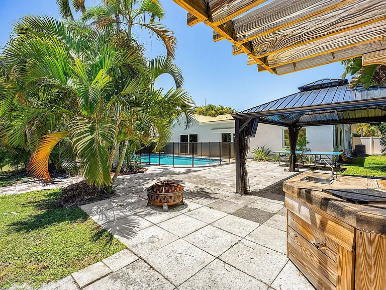 1402 Cormorant Rd — Photo 34