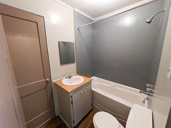 5th image of 240 Moreland St