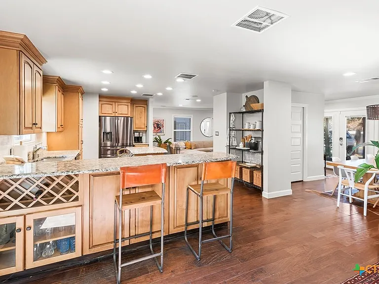 1113 W Oltorf St — Photo 12