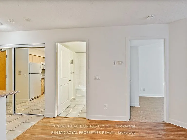 4978 Yonge St #810 — Photo 12