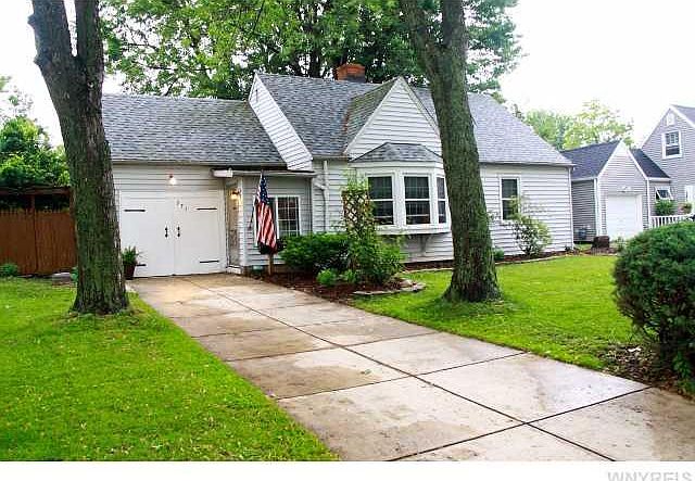 1st image of 371 Woodstock Ave