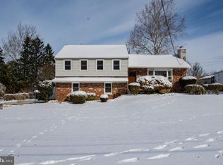 17 Elk Dr, Malvern, PA 19355