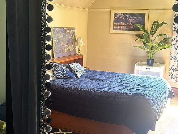 2nd image of 3901 Clifton Ave