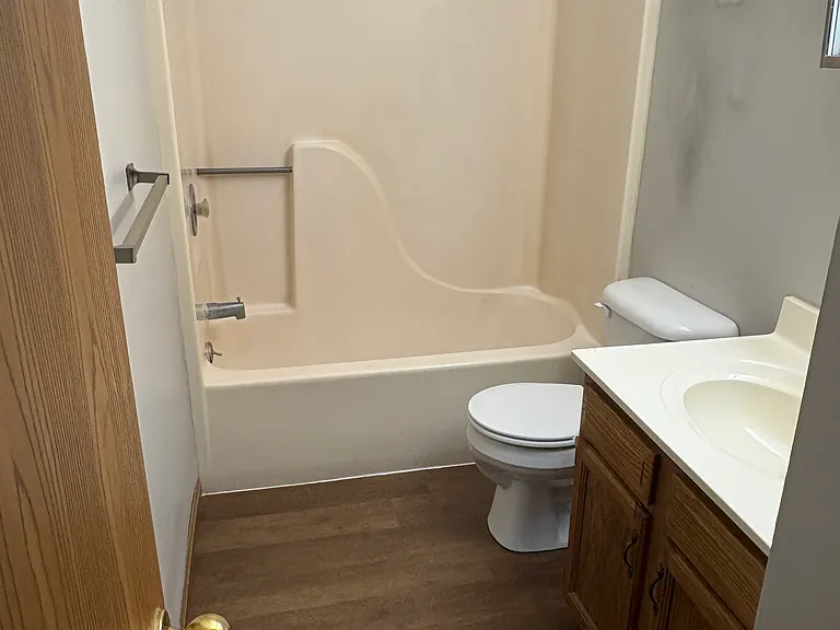 1530 Hawk Cir #A — Photo 8