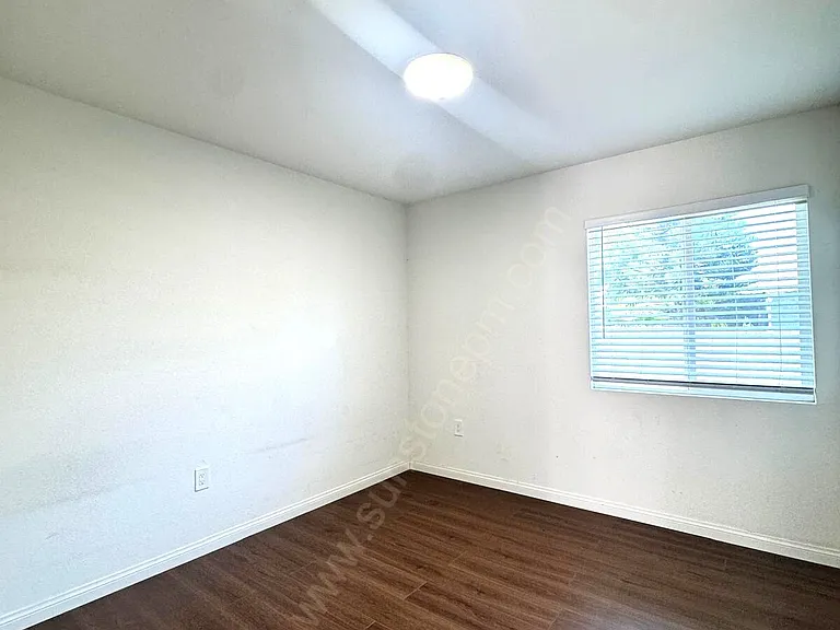 704 W Foothill Blvd — Photo 7