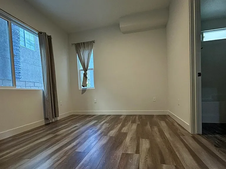 8425 Telegraph Rd — Photo 15