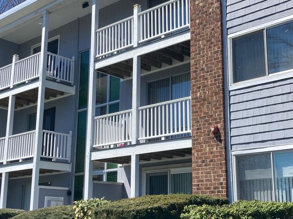 494 Putnam Pike APT C8