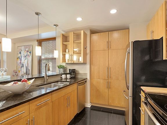 3rd image of 149 Essex St APT 2B