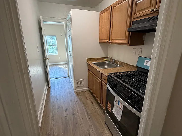1218 Staples St NE #3 — Photo 15
