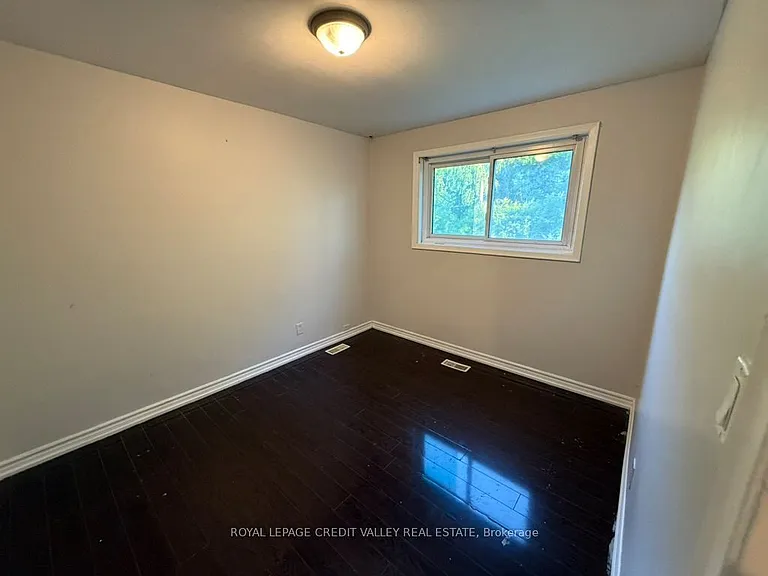 116 Taysham Cres — Photo 13