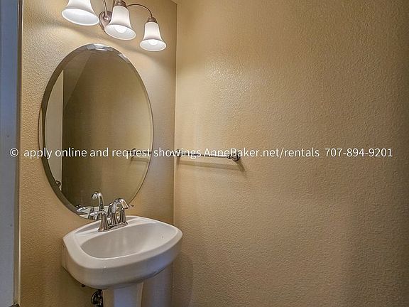 5th image of 160 Healdsburg Ave Unit E