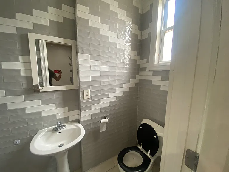 12208 Montauk St #1 — Photo 6