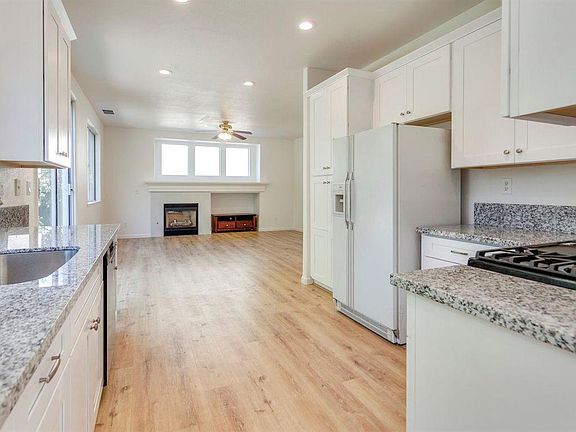 5th image of 1227 Caricia Dr
