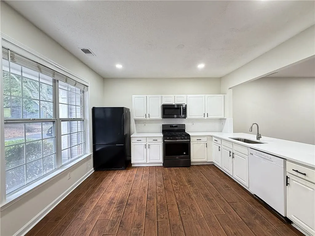 9155 Nesbit Ferry Rd — Photo 2