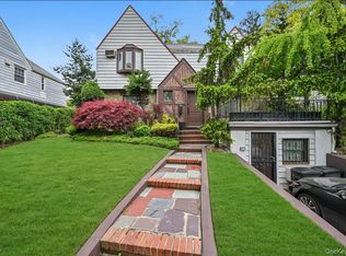 13815 Union Tpke, Flushing, NY 11367