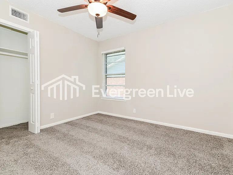 3504 Hilton Dr — Photo 8
