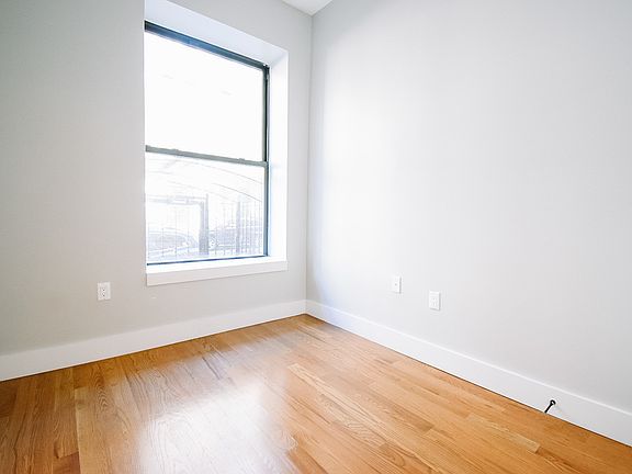 3rd image of 558 W 151st St APT 1