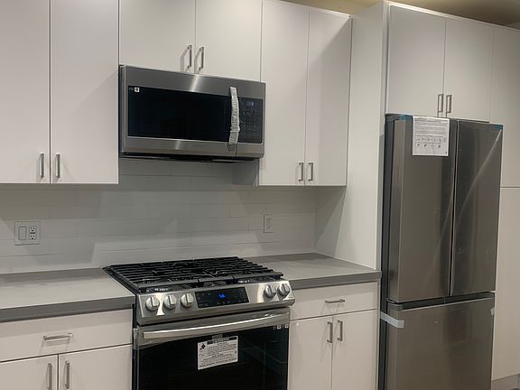 2nd image of 626 Natoma St Unit 1