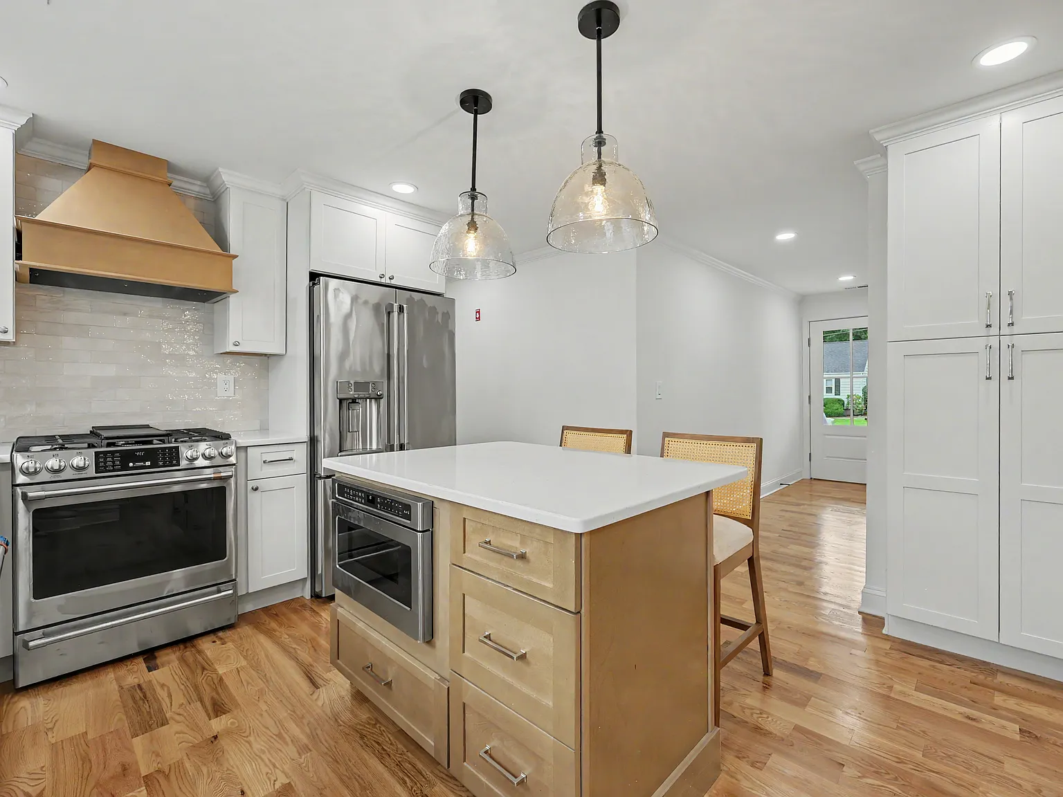 4 bed, 1700 sqft, $4,750 — Photo 4