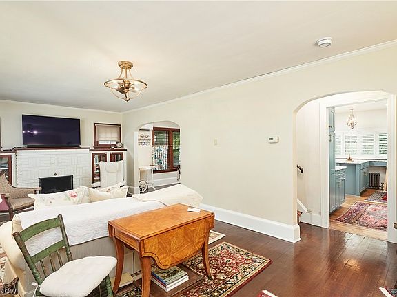 4th image of 2045 Lorena Ave