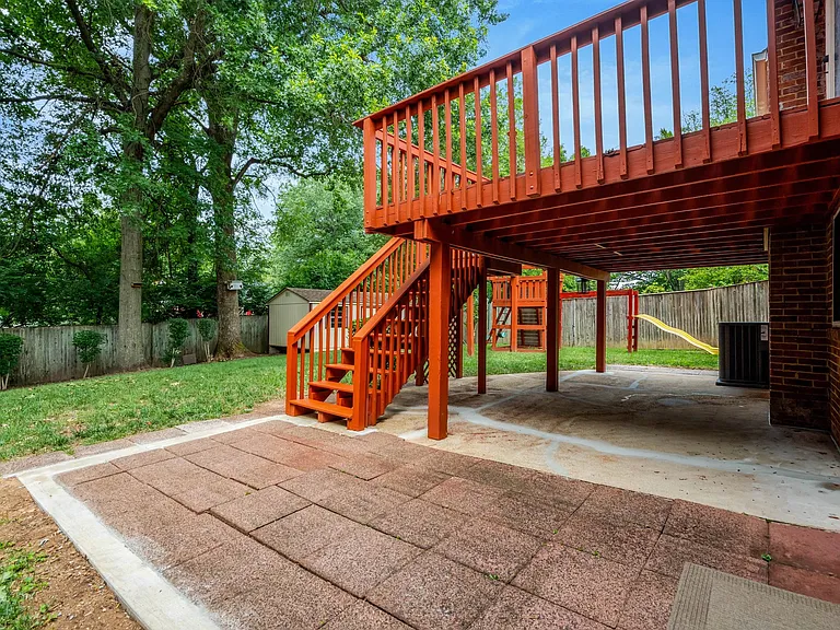 7030 Donna Cir — Photo 33