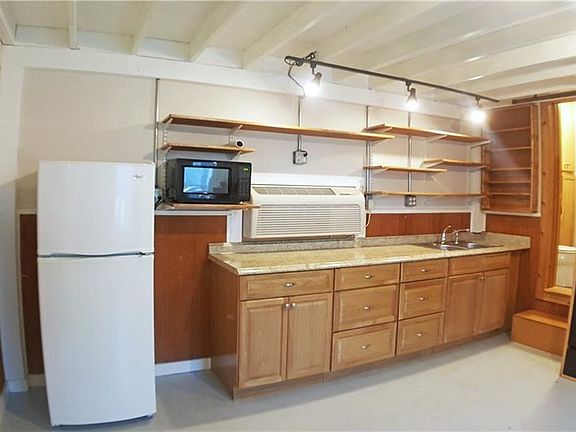4th image of 801 W Elizabeth St Unit B