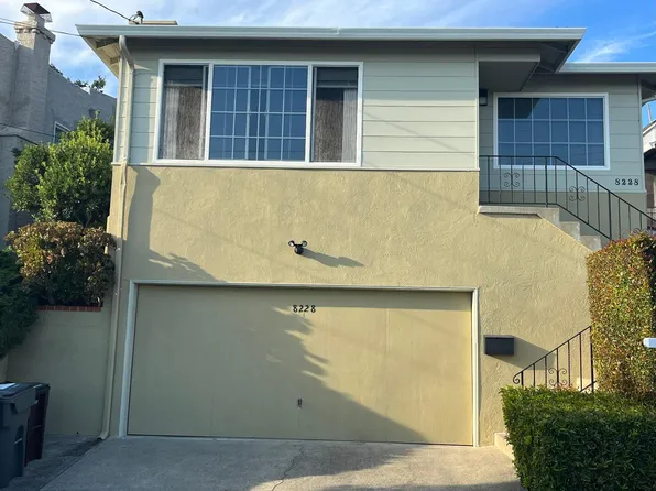 8228 Outlook Ave, Oakland, CA 94605