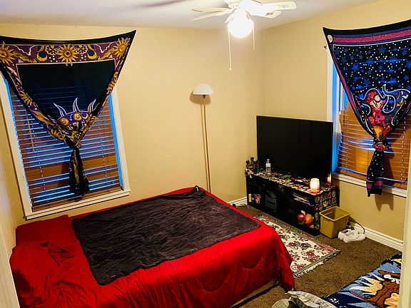 5th image of 1032 Hillview Ave