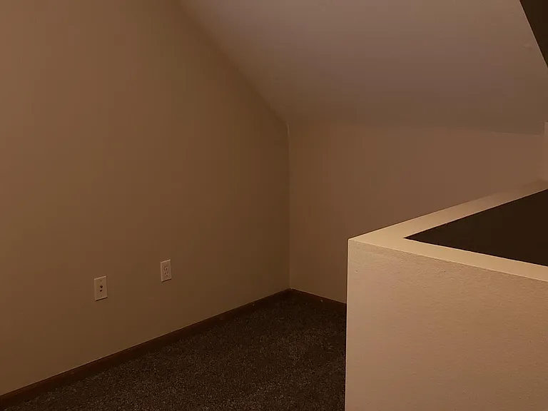 1114 Augusta Ln — Photo 10