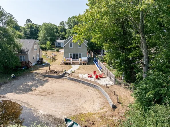 6 Marion St, Plymouth, MA 02360