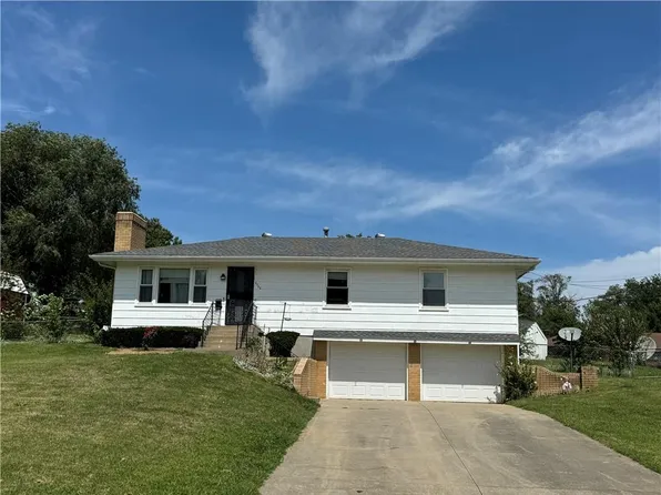 2720 South St, Lexington, MO 64067