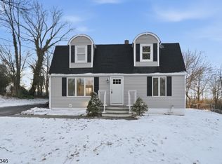 20 High Point Cir, Franklin, NJ 07416