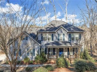 225 Benjamin Cir, Fayetteville, GA 30214