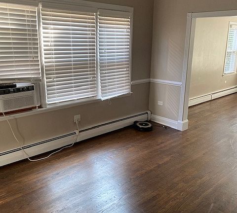 3rd image of 5631 N Melvina Ave #1