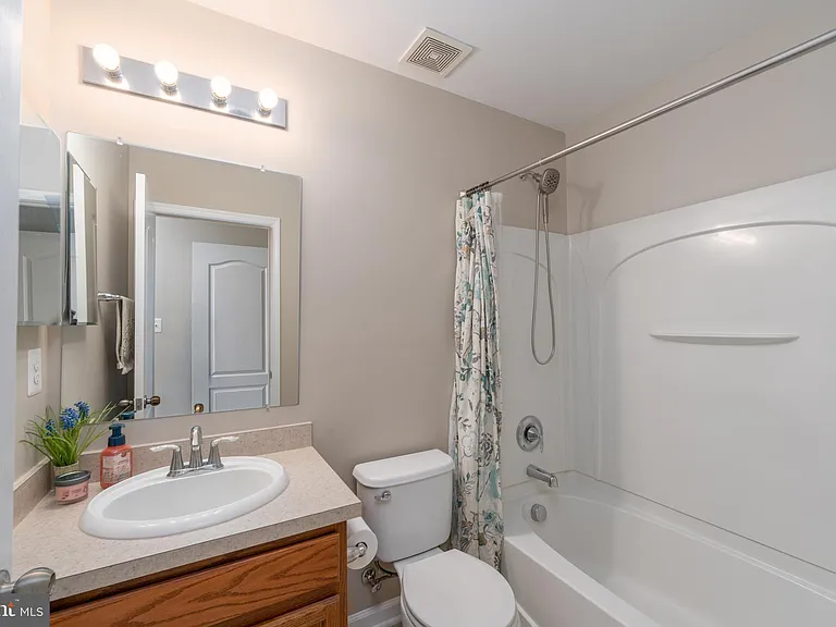 7716 Timbercross Ln — Photo 21