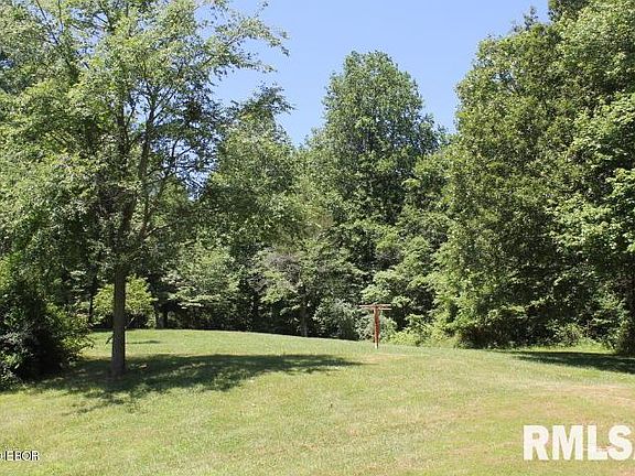 4th image of 379 Sleepy Hollow Ln