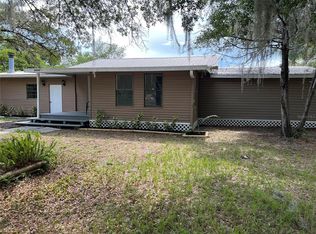 33305 Palm Ln, Leesburg, FL 34788