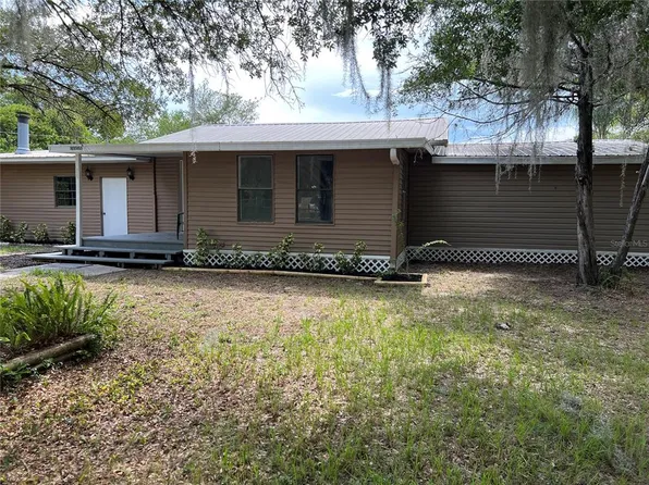 33305 Palm Ln, Leesburg, FL 34788