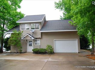 71 Mariners Ln, Prosperity, SC 29127