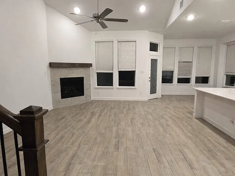 1700 White Ash Way — Photo 4