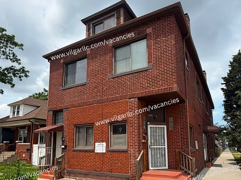 1202 W 151st St — Photo 1