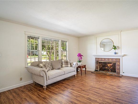 2nd image of 6440 Loma Ave