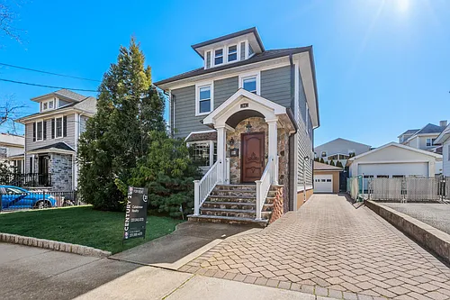 66 Crescent Ave Photo 1