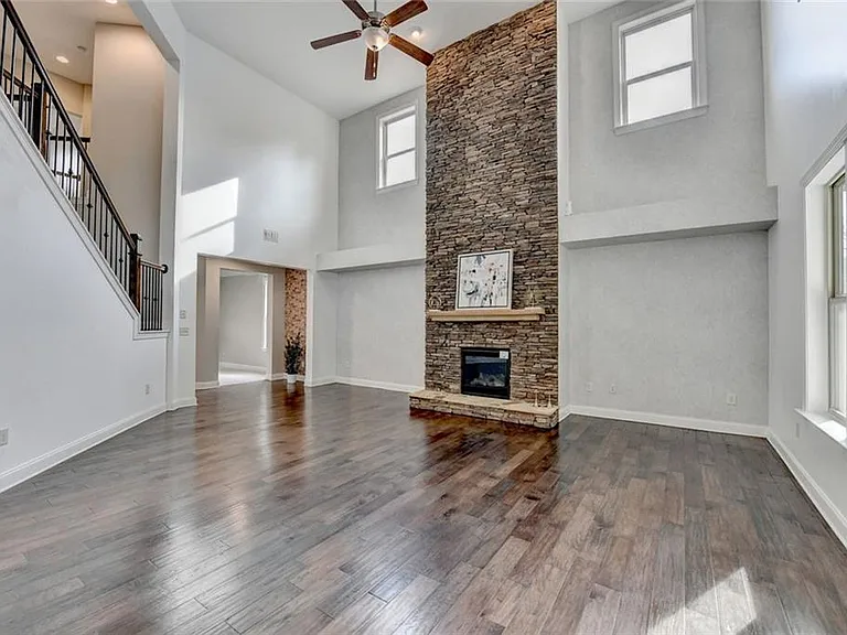2540 Maple Ridge Ln — Photo 15