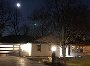 515 Willow Ln, Geneva, IL 60134