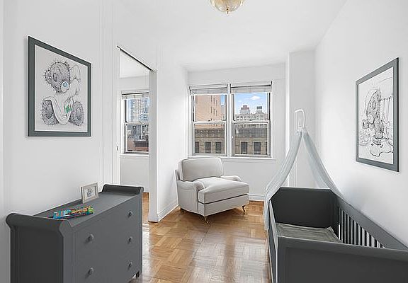 3rd image of 177 E 75th St APT 7C