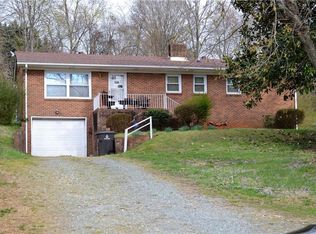 4885 Baux Mountain Rd, Winston Salem, NC 27105